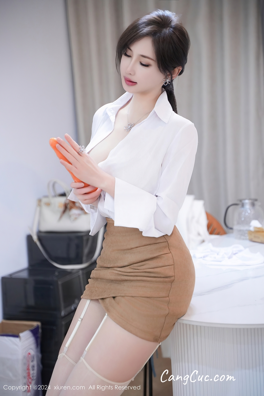 XIUREN No.8083 Zhou Yan Xi (Carol周妍希)